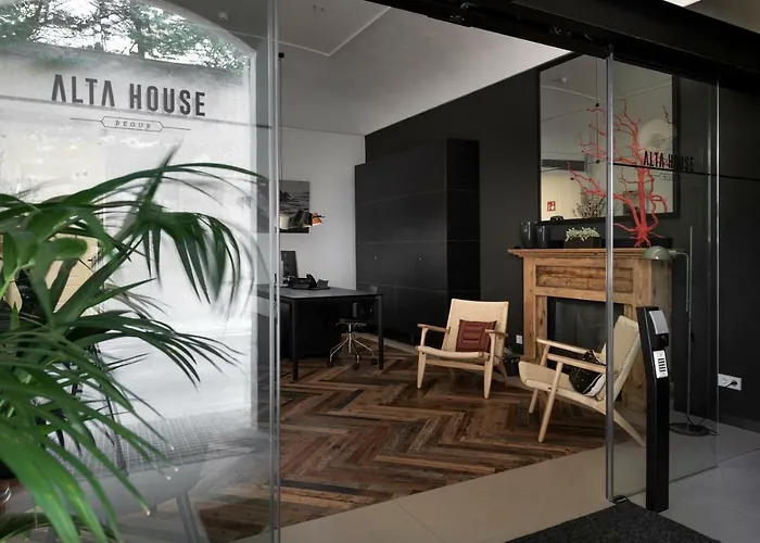 Alta House 3* ベグール